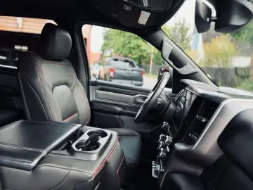 DODGE 5.7 4X4 OFFROAD LIFT AHK NAVI GARANTIE ABDECKUNG