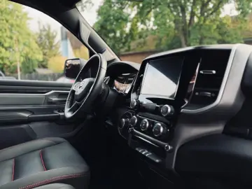 DODGE 5.7 4X4 OFFROAD LIFT AHK NAVI GARANTIE ABDECKUNG