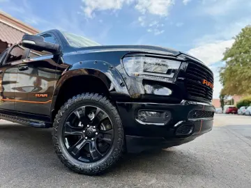 DODGE V8 OFFROAD LIFT BÜGEL LED 4X4 NAVI AHK GARANTIE