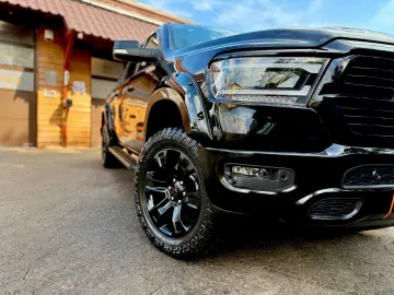 DODGE V8 OFFROAD LIFT BÜGEL LED 4X4 NAVI AHK GARANTIE