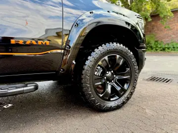 DODGE V8 OFFROAD LIFT BÜGEL LED 4X4 NAVI AHK GARANTIE