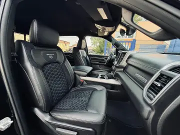 DODGE V8 OFFROAD LIFT BÜGEL LED 4X4 NAVI AHK GARANTIE