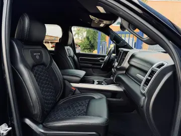 DODGE V8 OFFROAD LIFT BÜGEL LED 4X4 NAVI AHK GARANTIE