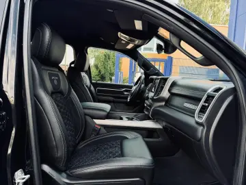 DODGE V8 OFFROAD LIFT BÜGEL LED 4X4 NAVI AHK GARANTIE