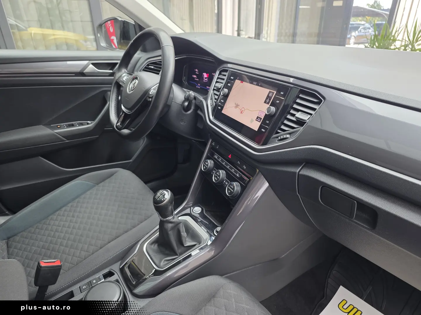 Volkswagen T-Roc 1.6 TDI IQ.DRIVE   ‘’R-Line”