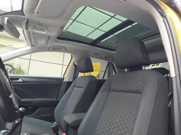 Volkswagen T-Roc 1.6 TDI IQ.DRIVE   ‘’R-Line”