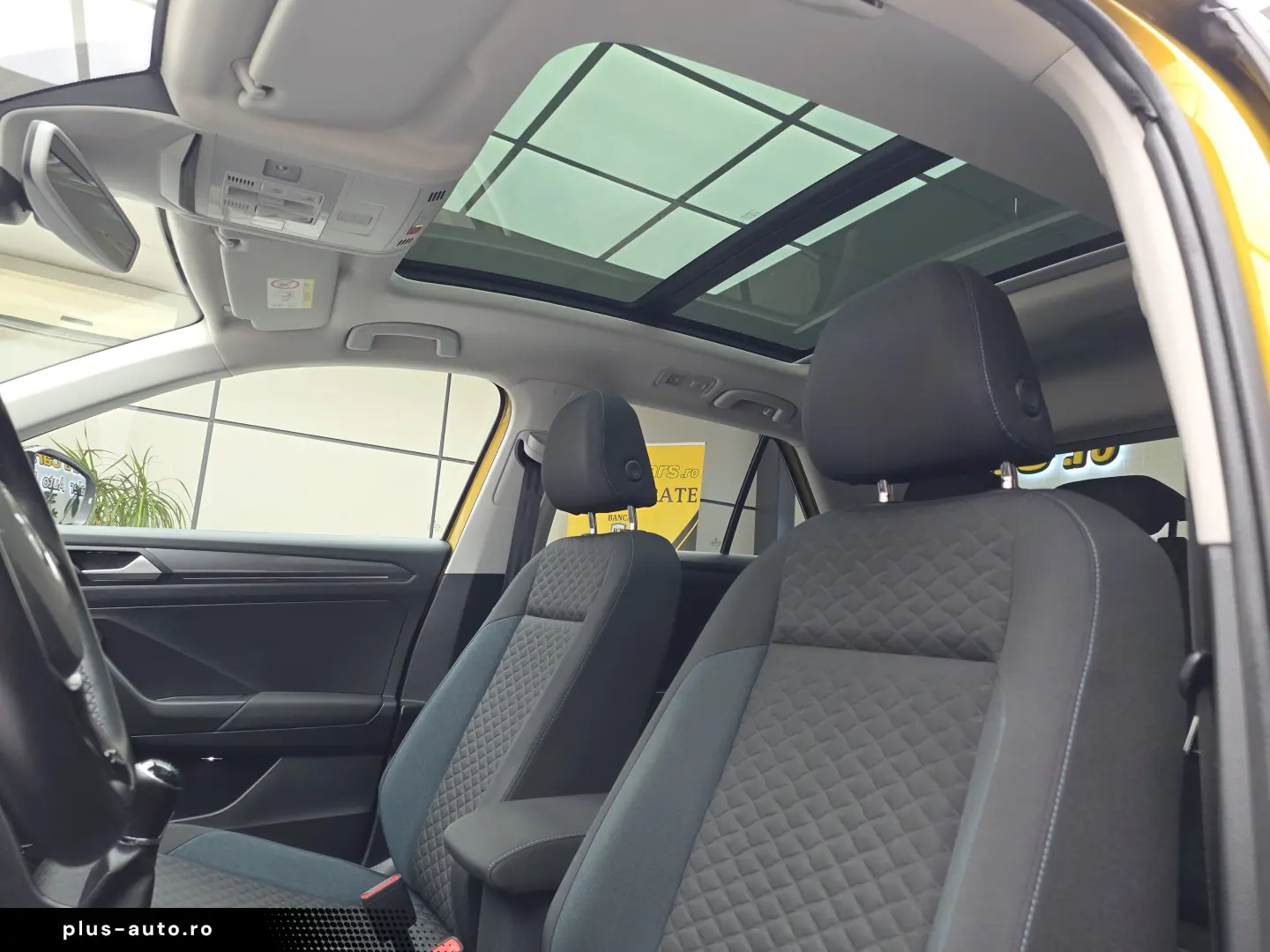 Volkswagen T-Roc 1.6 TDI IQ.DRIVE   ‘’R-Line”