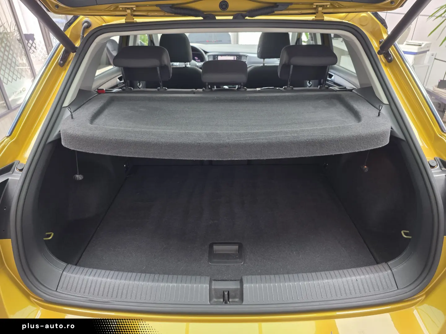 Volkswagen T-Roc 1.6 TDI IQ.DRIVE   ‘’R-Line”