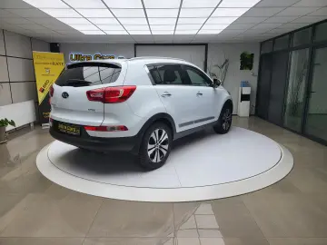 Kia Sportage 2.0CRDi  185cp   4WD  Automat