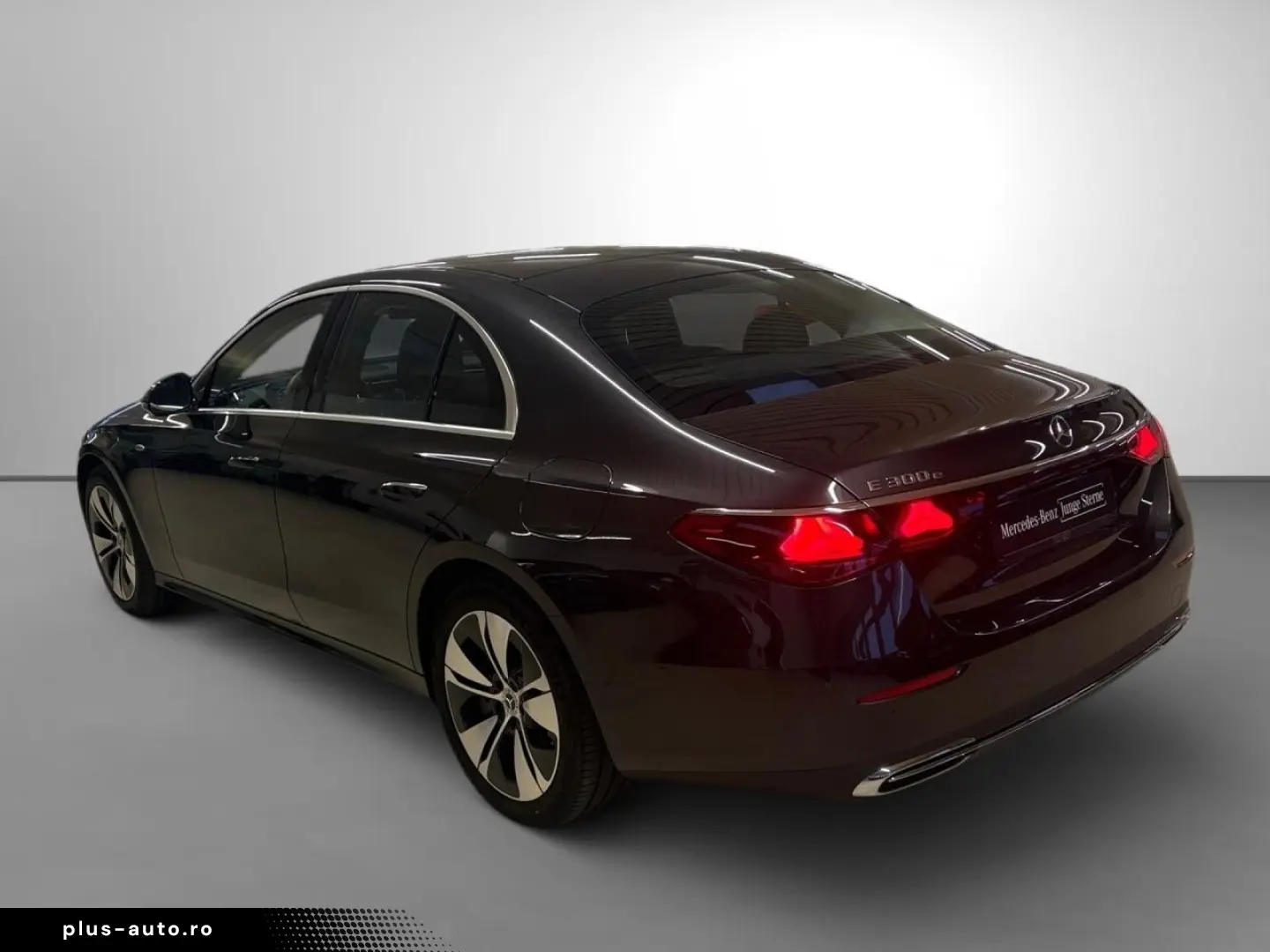 MERCEDES-BENZ E 300 e Avantgarde Distronic AHK Digital Light