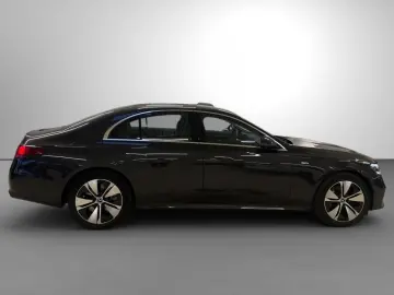 MERCEDES-BENZ E 300 e Avantgarde Distronic AHK Digital Light