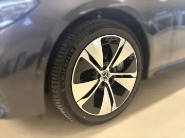 MERCEDES-BENZ E 300 e Avantgarde Distronic AHK Digital Light