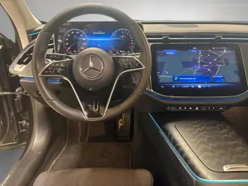 MERCEDES-BENZ E 300 e Avantgarde Distronic AHK Digital Light