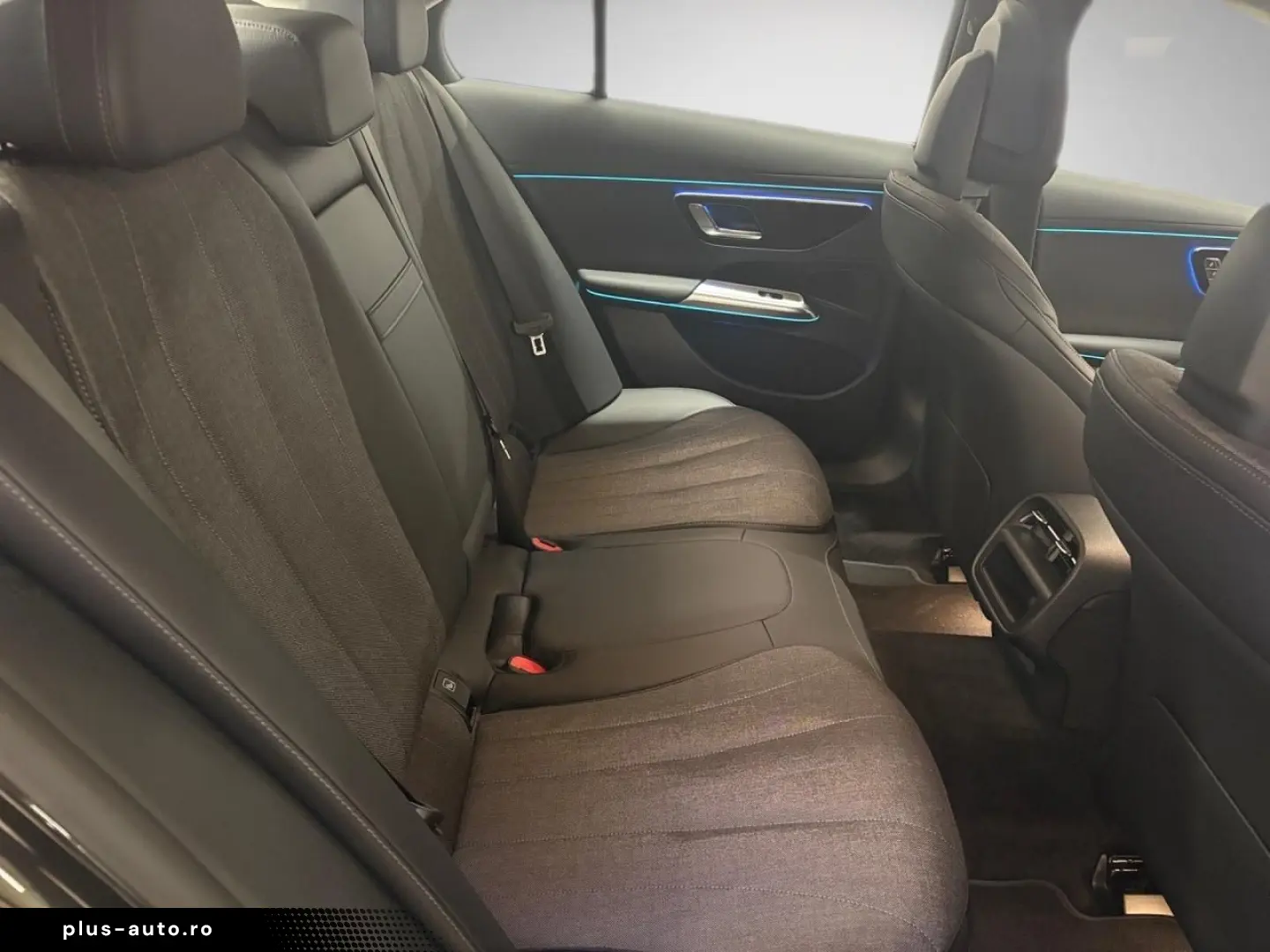 MERCEDES-BENZ E 300 e Avantgarde Distronic AHK Digital Light