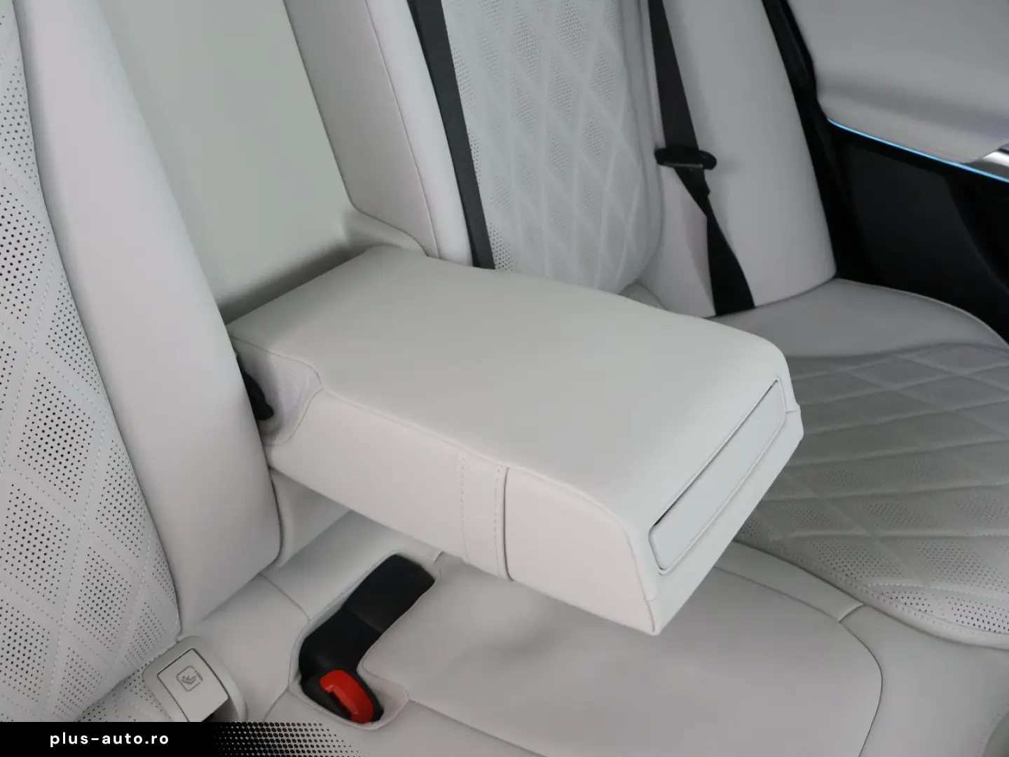 MERCEDES-BENZ E 220 d AMG Night Leder Sitzklima Airm&hellip;