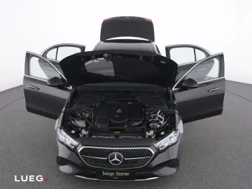 MERCEDES-BENZ E 200 Avantgarde NavPrem LED KeyG Dist&hellip;