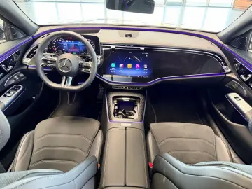 MERCEDES-BENZ E 300 de AMG Line Premium Plus Pano Ni&hellip;