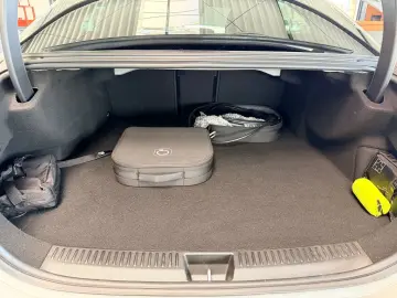 MERCEDES-BENZ E 300 de AMG Line Premium Plus Pano Ni&hellip;