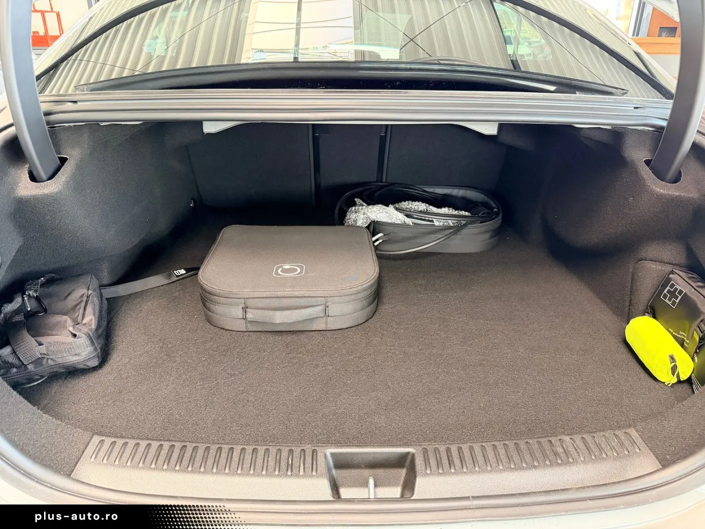 MERCEDES-BENZ E 300 de AMG Line Premium Plus Pano Ni&hellip;