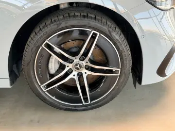 MERCEDES-BENZ E 300 de AMG Line Premium Plus Pano Ni&hellip;