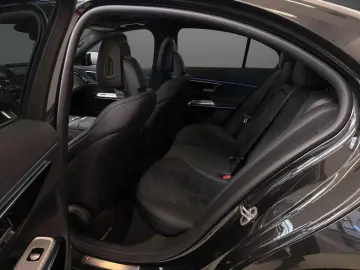 MERCEDES-BENZ E 300 de AMG NIGHT Digital Light Pano &hellip;