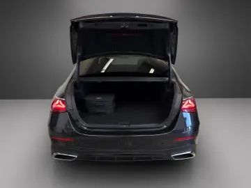 MERCEDES-BENZ E 300 de AMG NIGHT Digital Light Pano &hellip;