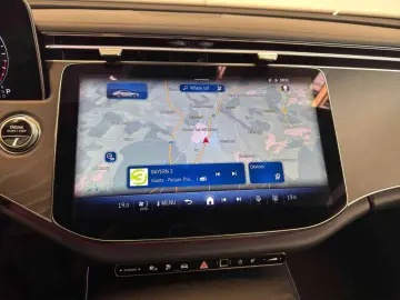 MERCEDES-BENZ E 300 de AMG NIGHT Digital Light Pano &hellip;