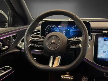 MERCEDES-BENZ E 300 de AMG NIGHT Digital Light Pano &hellip;