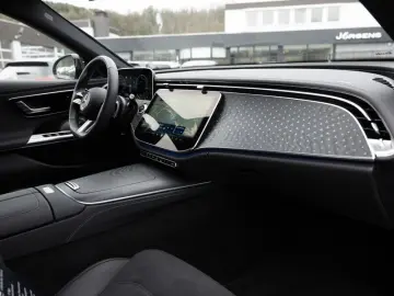 MERCEDES-BENZ E 300 e AMG-Sport LED Cam Burm Night D&hellip;