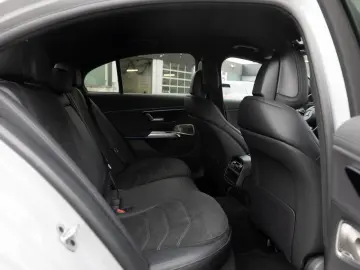 MERCEDES-BENZ E 300 e AMG-Sport LED Cam Burm Night D&hellip;