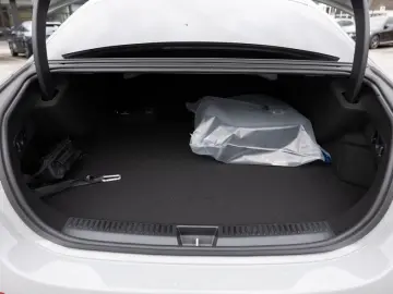 MERCEDES-BENZ E 300 e AMG-Sport LED Cam Burm Night D&hellip;