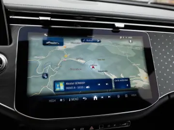 MERCEDES-BENZ E 300 e AMG-Sport LED Cam Burm Night D&hellip;