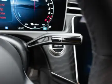 MERCEDES-BENZ E 300 e AMG-Sport LED Cam Burm Night D&hellip;