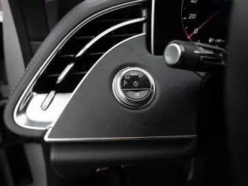 MERCEDES-BENZ E 300 e AMG-Sport LED Cam Burm Night D&hellip;