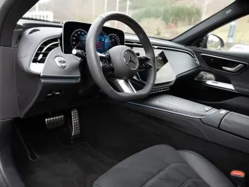 MERCEDES-BENZ E 300 e AMG-Sport LED Cam Burm Night D&hellip;