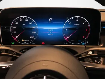 MERCEDES-BENZ E 220 d AMG AHK SHZ LED MBUX KLIMA