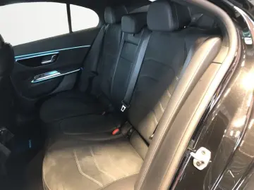 MERCEDES-BENZ E 220 d AMG AHK SHZ LED MBUX KLIMA