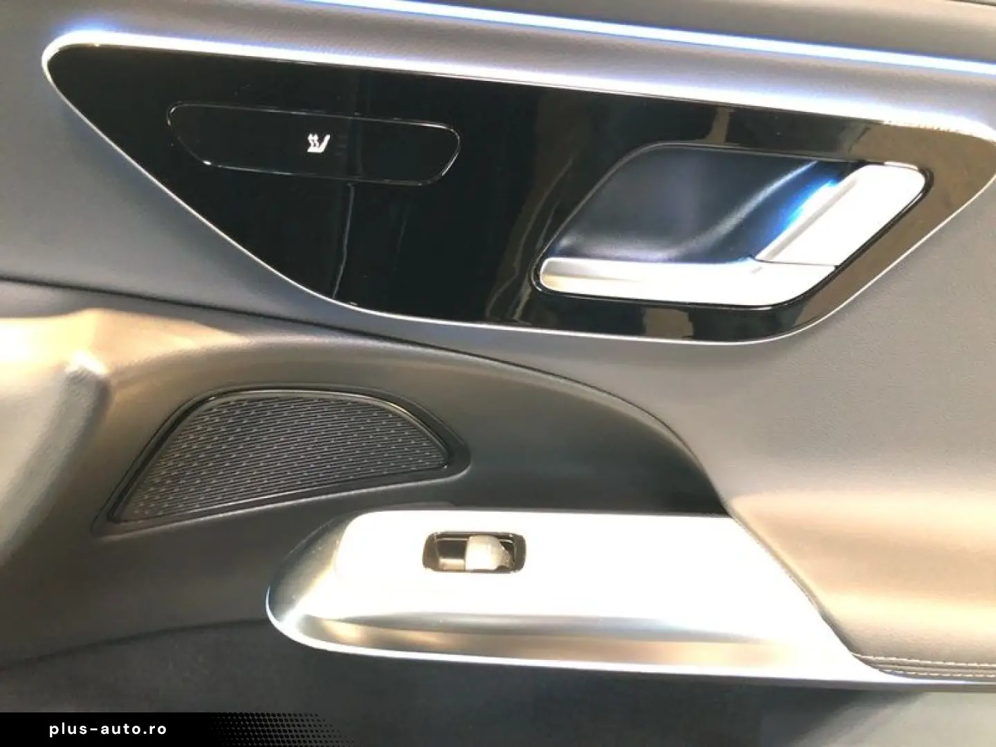 MERCEDES-BENZ E 220 d AMG AHK SHZ LED MBUX KLIMA