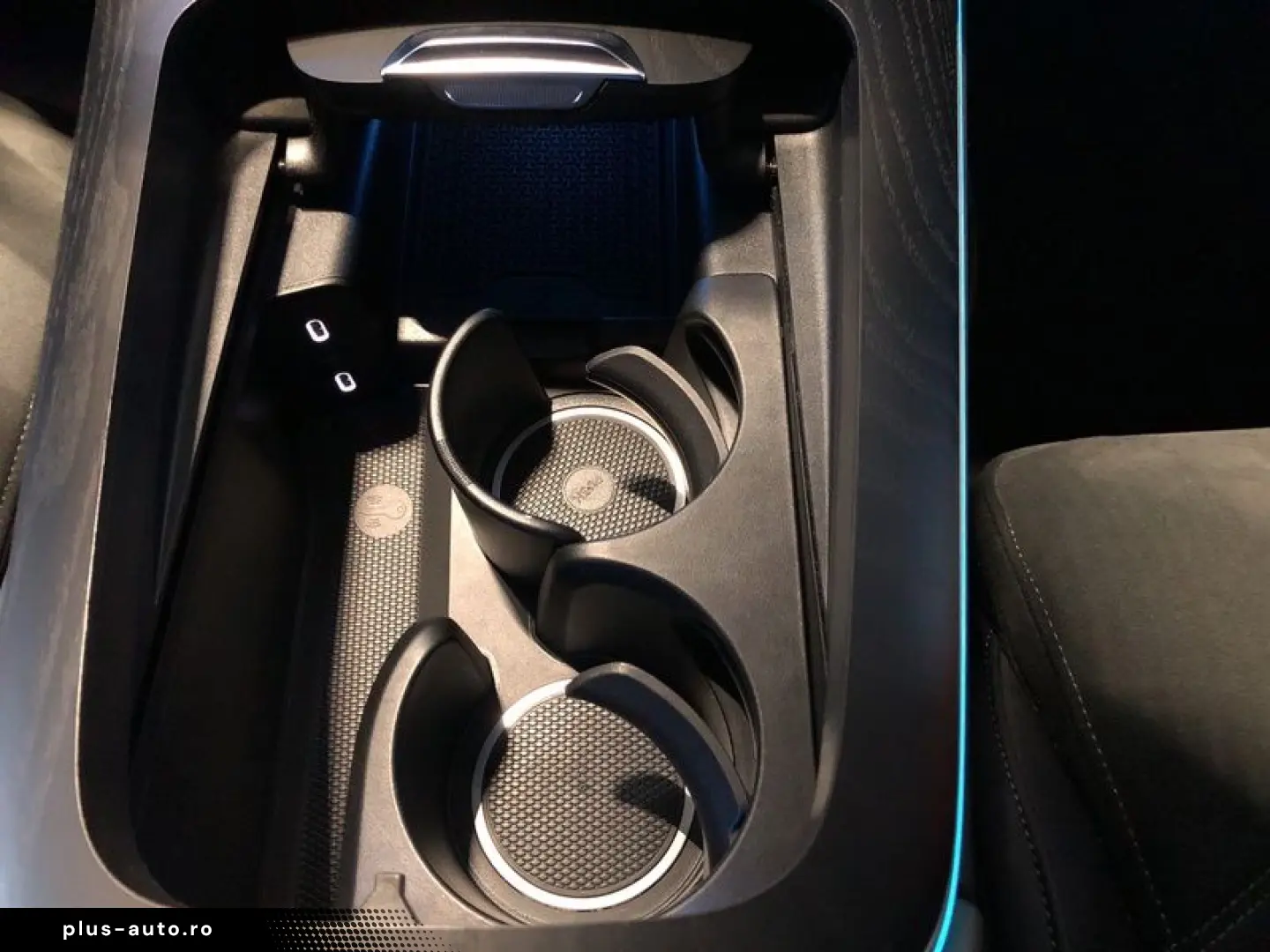 MERCEDES-BENZ E 220 d AMG AHK SHZ LED MBUX KLIMA