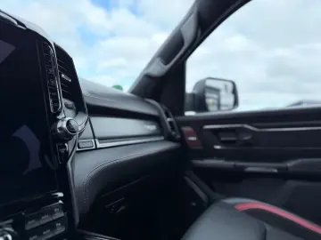 DODGE RAM 1500 TRX 6.2 V8 VOLL 22 Zoll