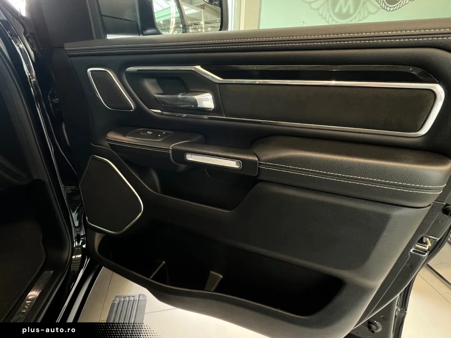 DODGE RAM 1500 Laramie Night  Navi AHK LPG Pano