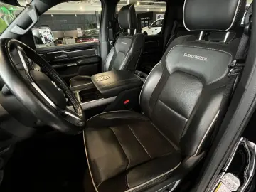 DODGE RAM 1500 Laramie Night  Navi AHK LPG Pano