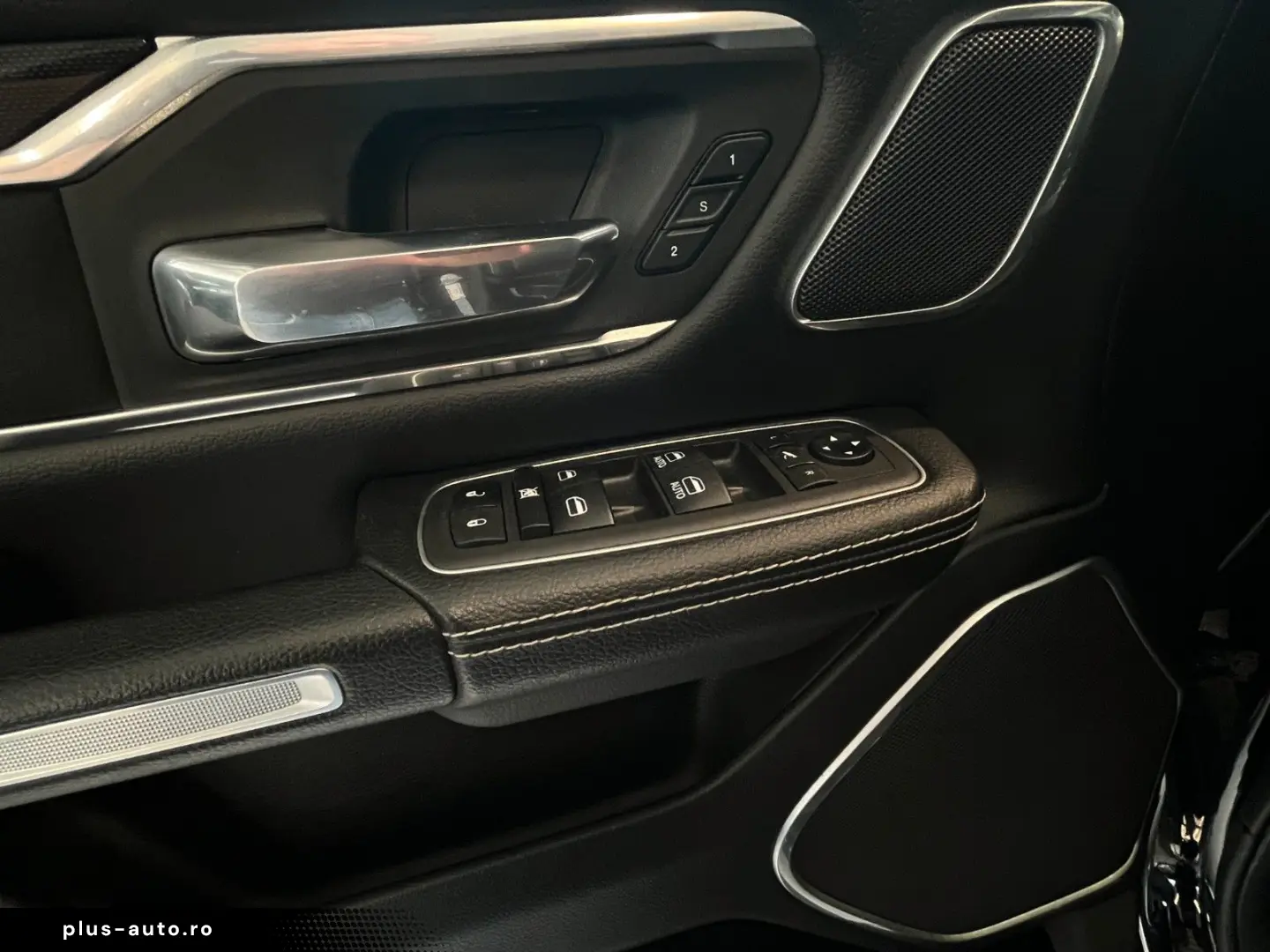 DODGE RAM 1500 Laramie Night  Navi AHK LPG Pano