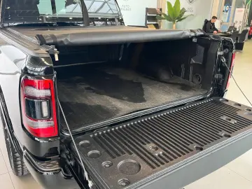 DODGE RAM 1500 Laramie Night  Navi AHK LPG Pano