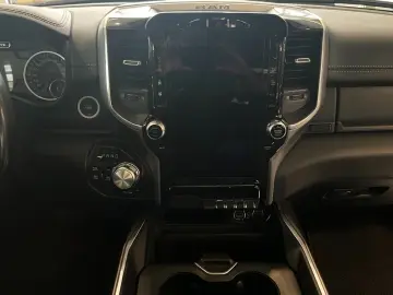 DODGE RAM 1500 Laramie Night  Navi AHK LPG Pano