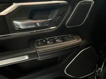 DODGE RAM 1500 Laramie Night  Navi AHK LPG Pano