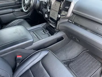 DODGE RAM 1500 Crew Cab Limited Night 5.7V8   GRAIL