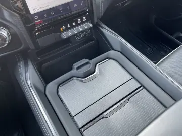 DODGE RAM 1500 Crew Cab Limited Night 5.7V8   GRAIL