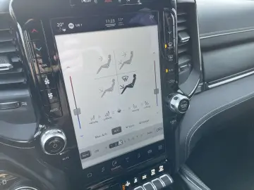 DODGE RAM 1500 Crew Cab Limited Night 5.7V8   GRAIL