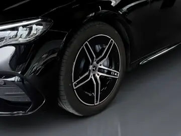MERCEDES-BENZ E 200 AMG Night  LED AMBIENTE DISTRONI&hellip;